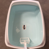 HKM-8231229 Semi-Enclosed Cat Litter Box with Privacy Shield for Easy Cleaning and Odor Control