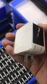 HKM-824467 5V 2.4A Dual USB Fast Charging Adapter with Digital Display for Travel