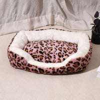 HKM-8261821 Four Seasons Universal Warm Thickened Pet Bed for Cats and Dogs in Leopard Print