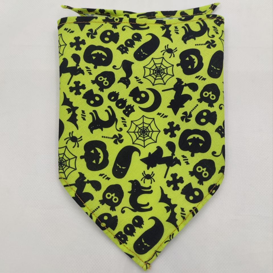 HKM-8271677 Pet Triangle Scarf Towel for Drool Cleanup - Soft Polyester Tie-Dye Design
