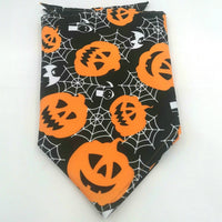 HKM-8271677 Pet Triangle Scarf Towel for Drool Cleanup - Soft Polyester Tie-Dye Design