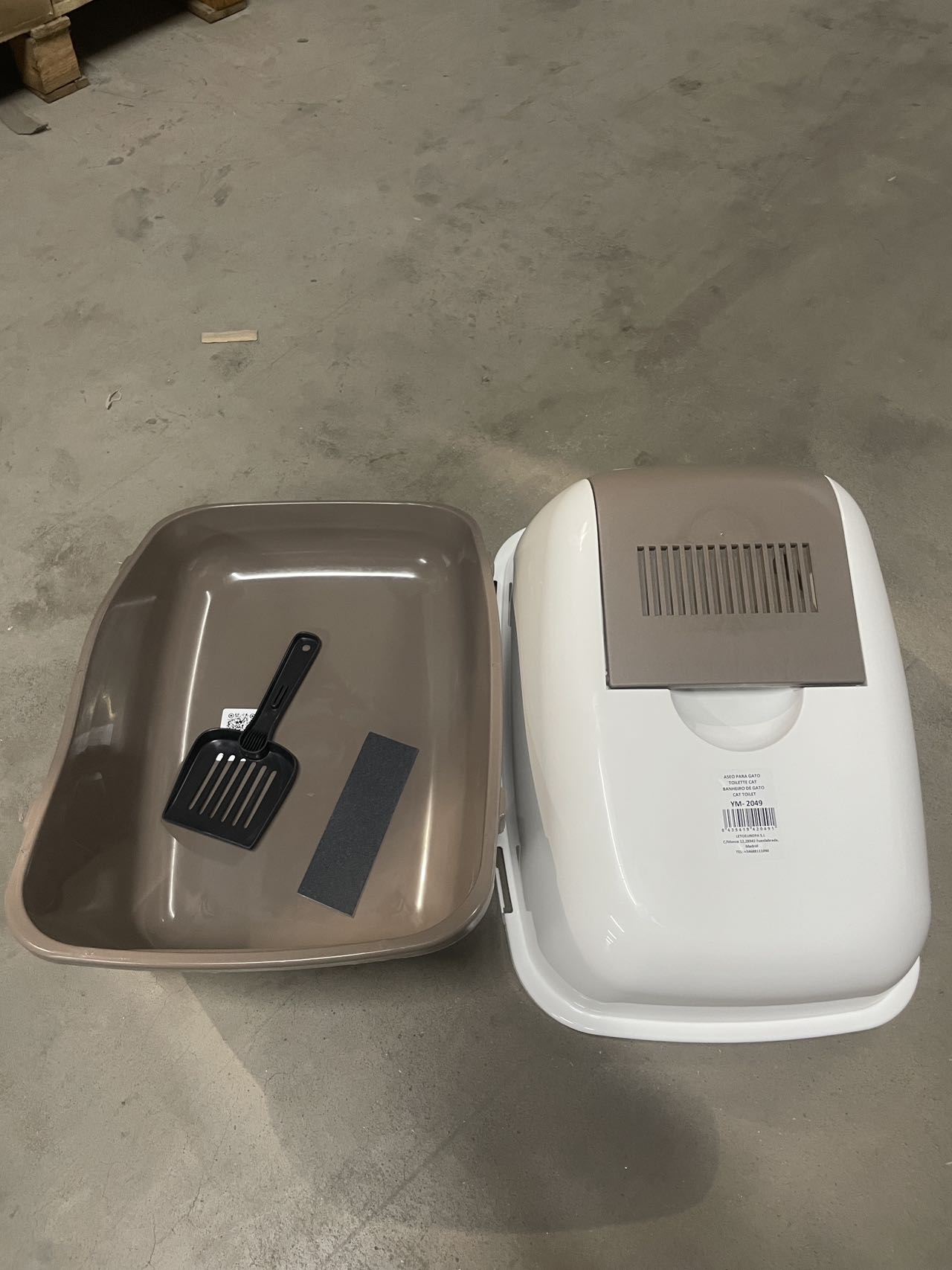 HKM-8329533 Cat Toilet with Shovel for Easy Cleaning