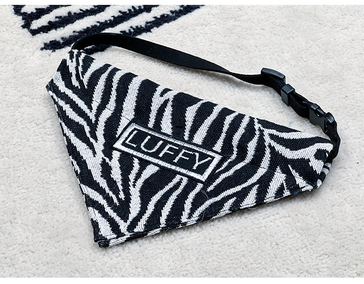 HKM-8335677 Triangle Scarf for Pets - Black and White Herringbone Zebra Pattern, Adjustable Sizes S-XL