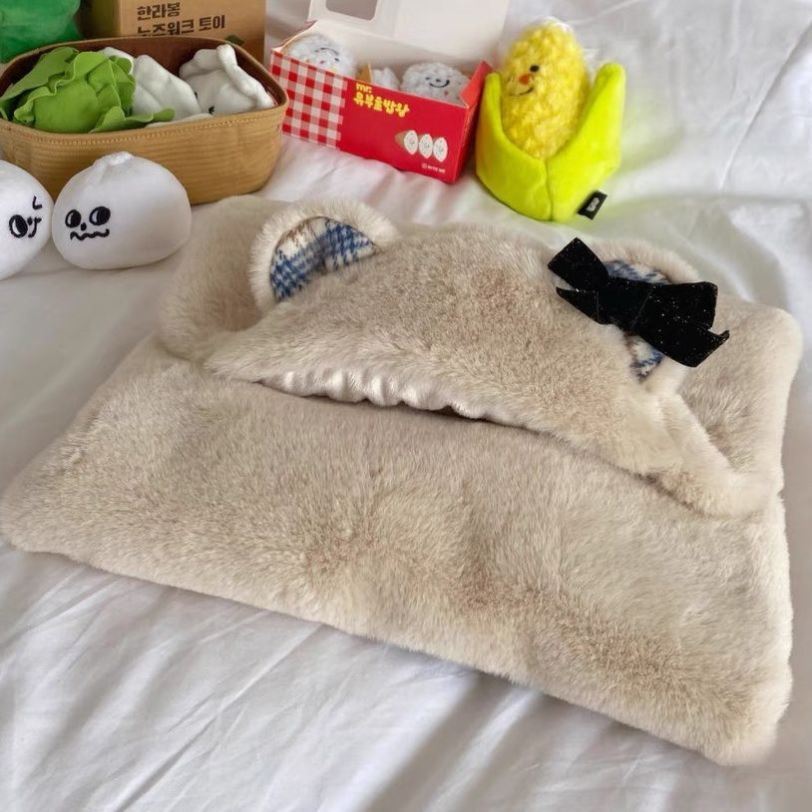 HKM-8340157 Cozy Bear Plush Cloak for Dogs and Cats - Warm Autumn/Winter Blanket