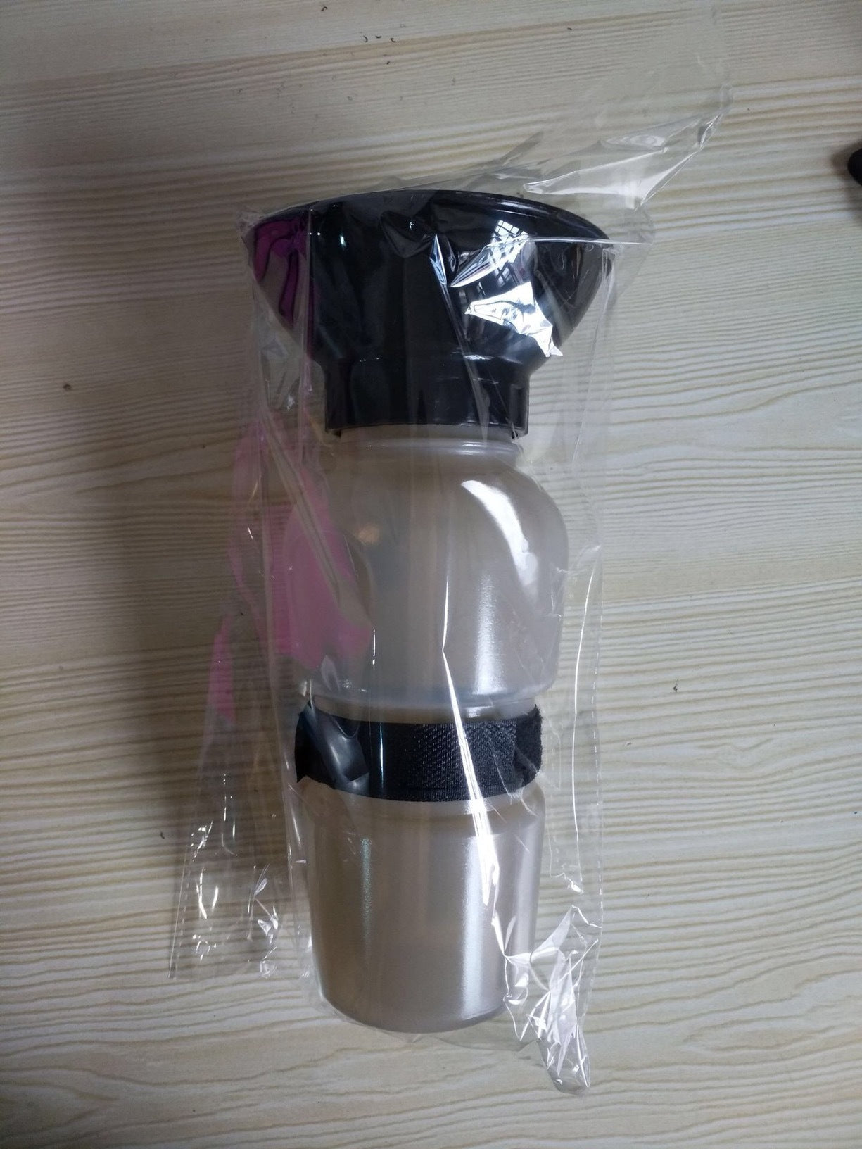 HKM-8389693 Portable Pet Water Bottle with Bowl, 20oz Squeeze Dispenser for Dogs and Cats