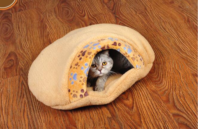 HKM-8542013 Cozy Cat Sleeping Bag with Paw Print Design – Small and Large Sizes Available