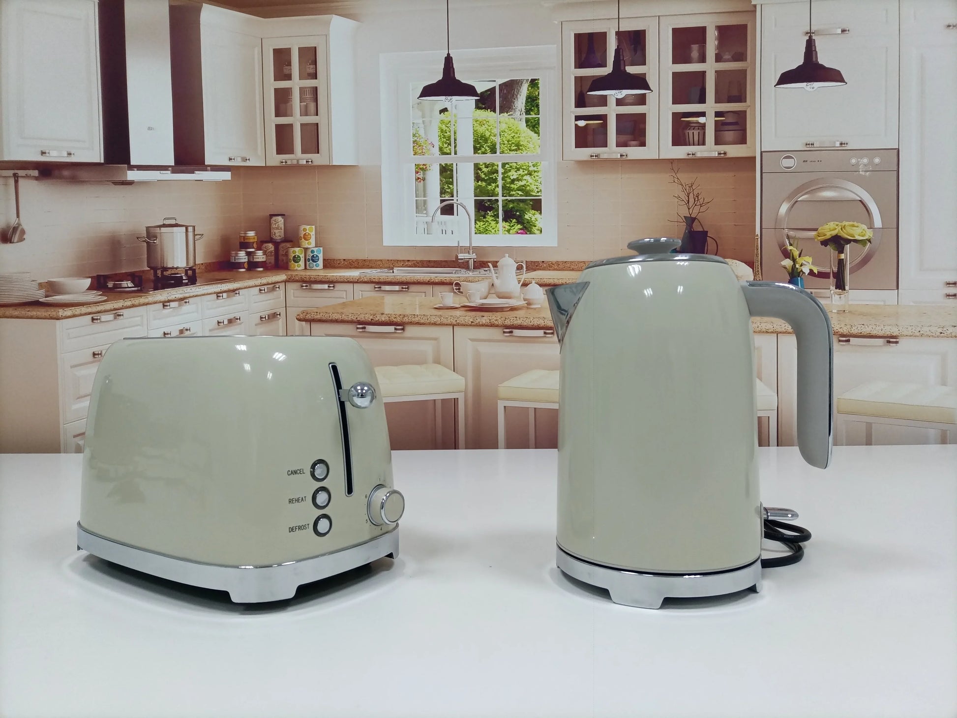 HKM-865171 Stainless Steel Retro 2-Slice Toaster with 6 Browning Settings and Electroplating Base