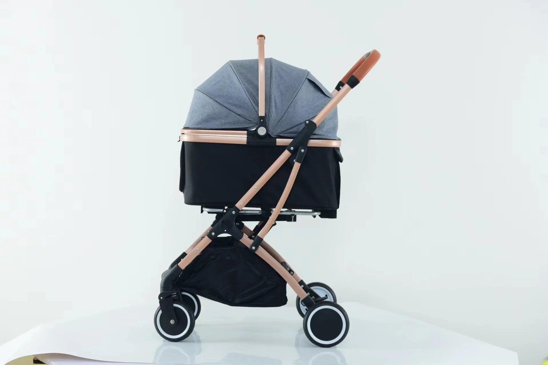 HKM-867091 Foldable 2-in-1 Luxury Pet Stroller with 4 Wheels and One-Handed Fold Mechanism