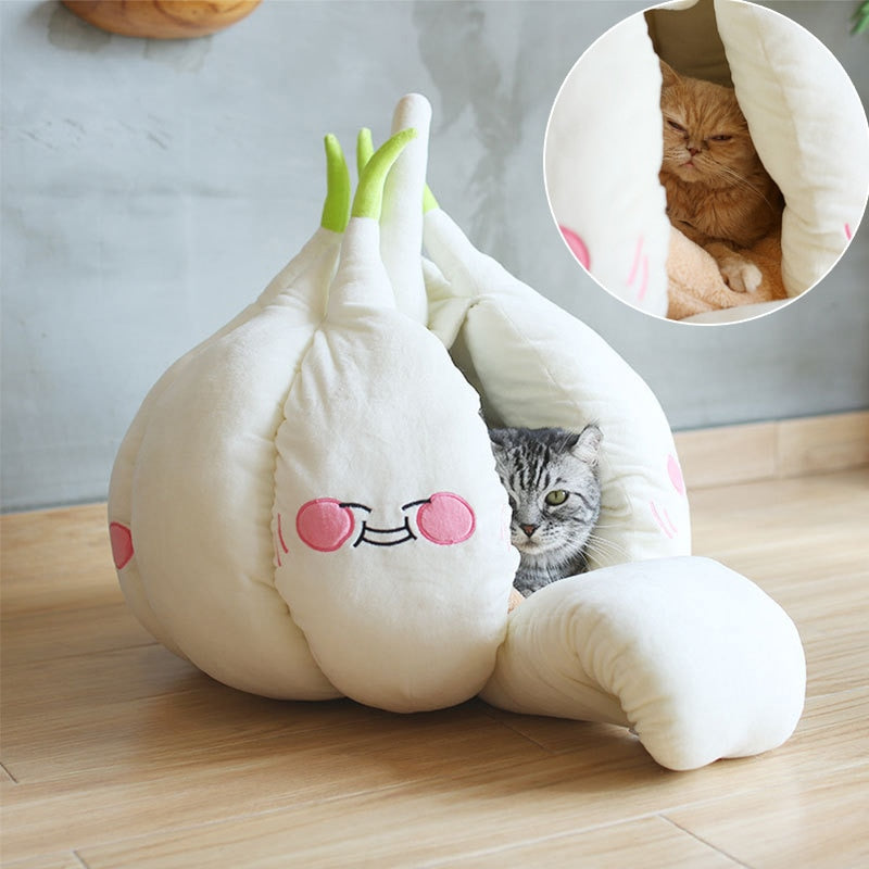 HKM-8677821 Cozy Winter Pet Tent Bed with Soft Cushion and Removable Mat