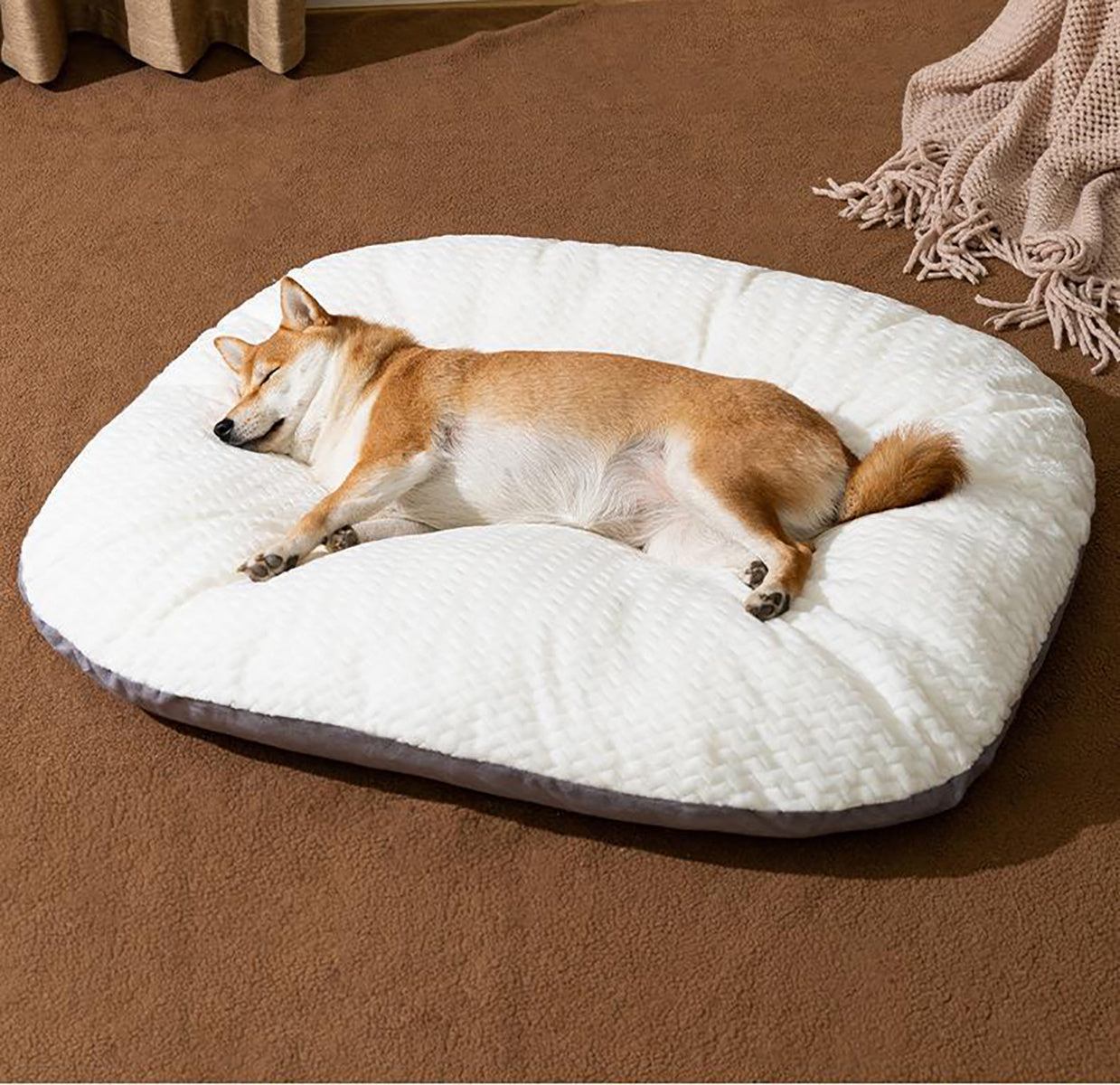 HKM-8718781 Oval Plush Dog Bed for Large Dogs, Washable Cushion with Anti-Skid Bottom, Comfortable Sleeping Nest