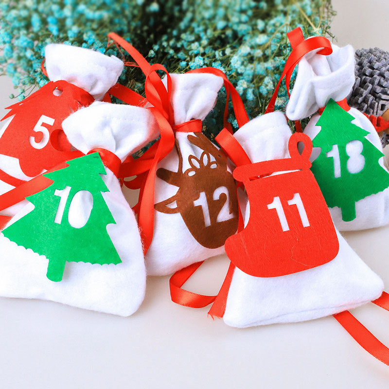 HKM-872467 Christmas Countdown Hanging Bag Calendar – Felt, 11x16cm, 24 Pack, Decorative Storage with Rope