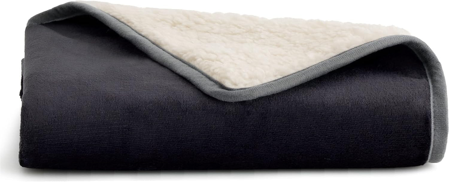 HKM-8773181 Waterproof Flannel Sherpa Dog Blanket & Cat Mat in Various Sizes and Colors