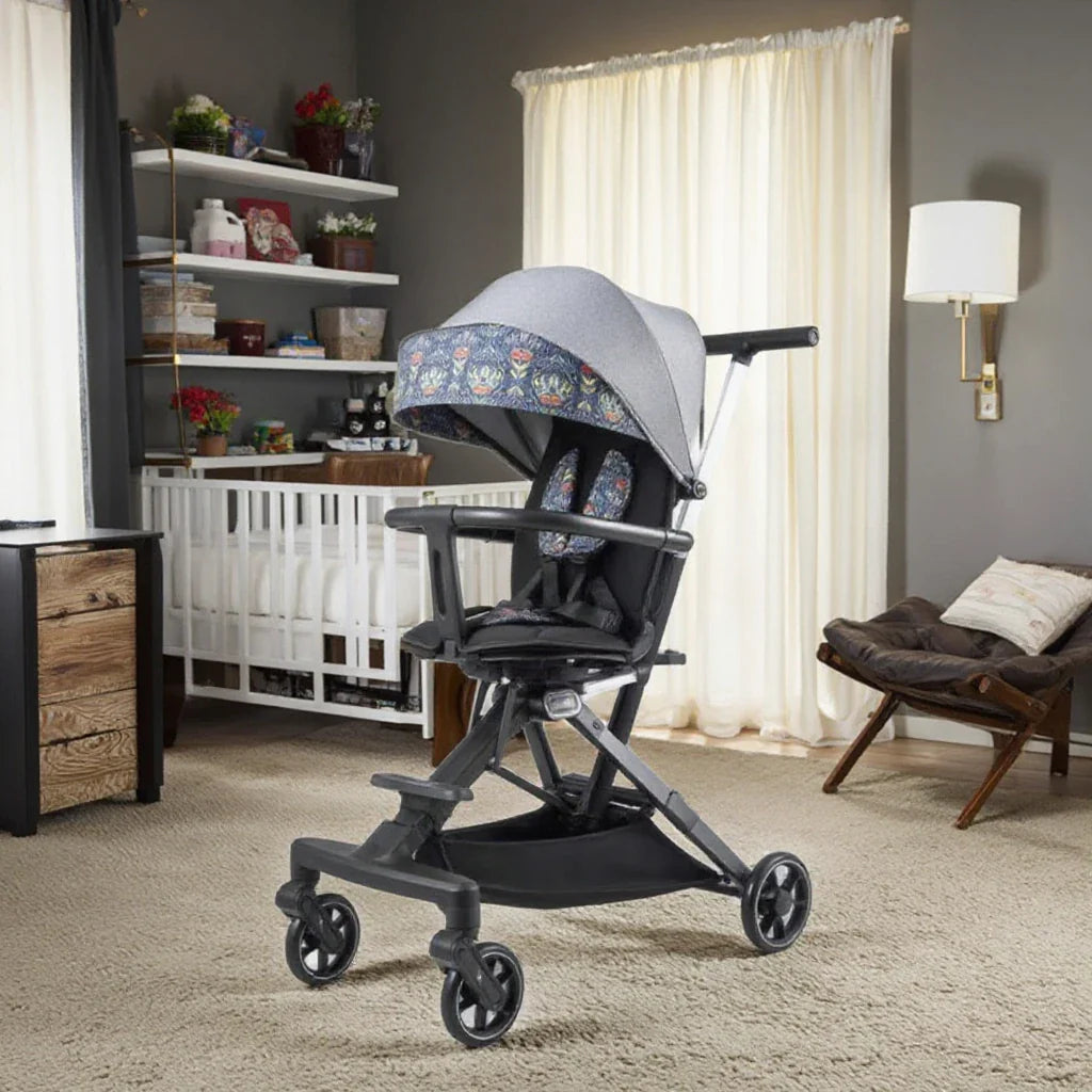 HKM-877971 Lightweight Folding Red Stroller for Toddlers with 4 Wheels and Comfortable Design