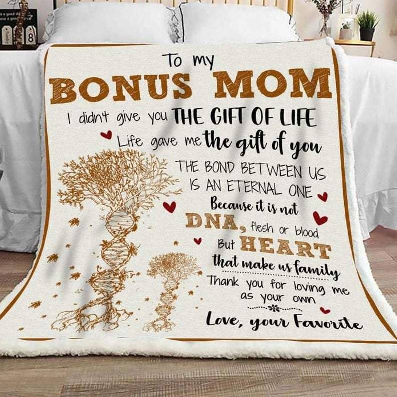 HKM-878099 Cozy Cartoon Flannel Blanket for All Seasons - Soft and Warm Polyester