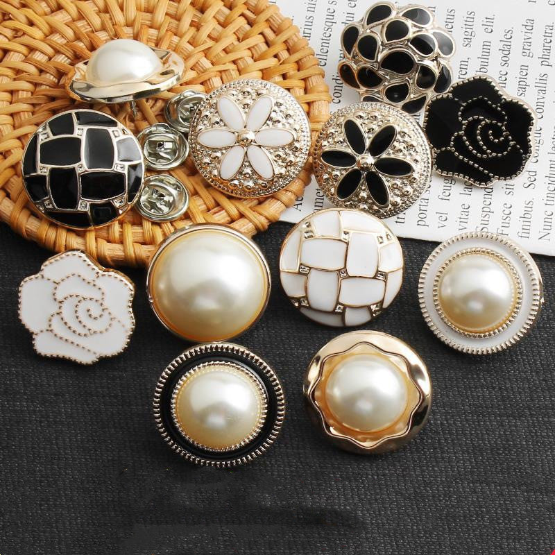 HKM-879763 Natural Resin Detachable Brooch with Strong Fragrance - 25mm Unique Decorative Accessory