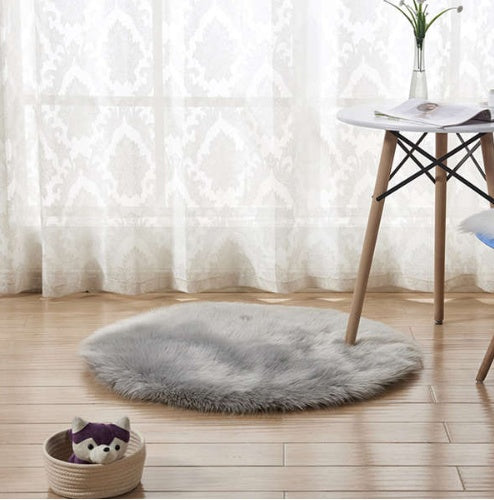 HKM-883155 Artificial Wool Plush Carpet for Living Room or Bedroom, Soft and Warm, Easy to Maintain, Gray/White, 45x45 cm