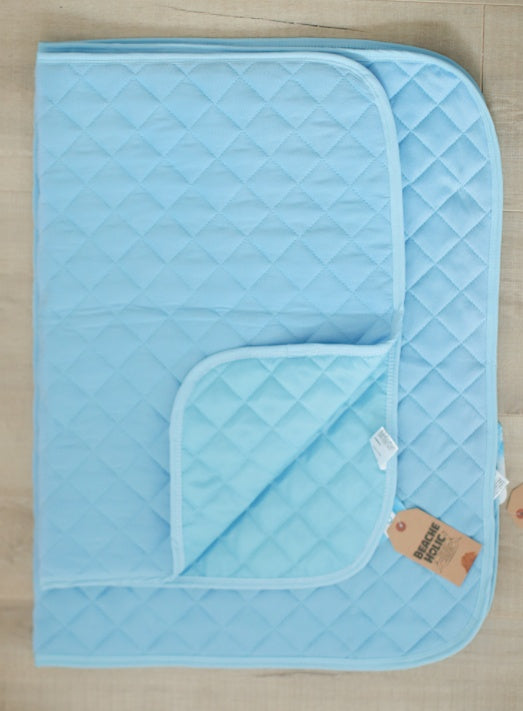 HKM-9008317 Cooling Ice Silk Pet Pad - Comfortable, Breathable Cushion for Dogs in S/M/L Sizes