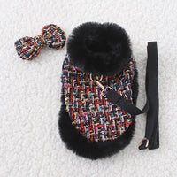 HKM-9027517 Classic Cloak with Traction Rope for Pets - Versatile Hand-Holding Options in Stylish Designs