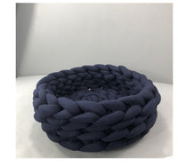 HKM-9081789 Cozy Hand-Woven Pet Bed with Quilted Surface - Machine Washable Cotton for Dogs and Cats