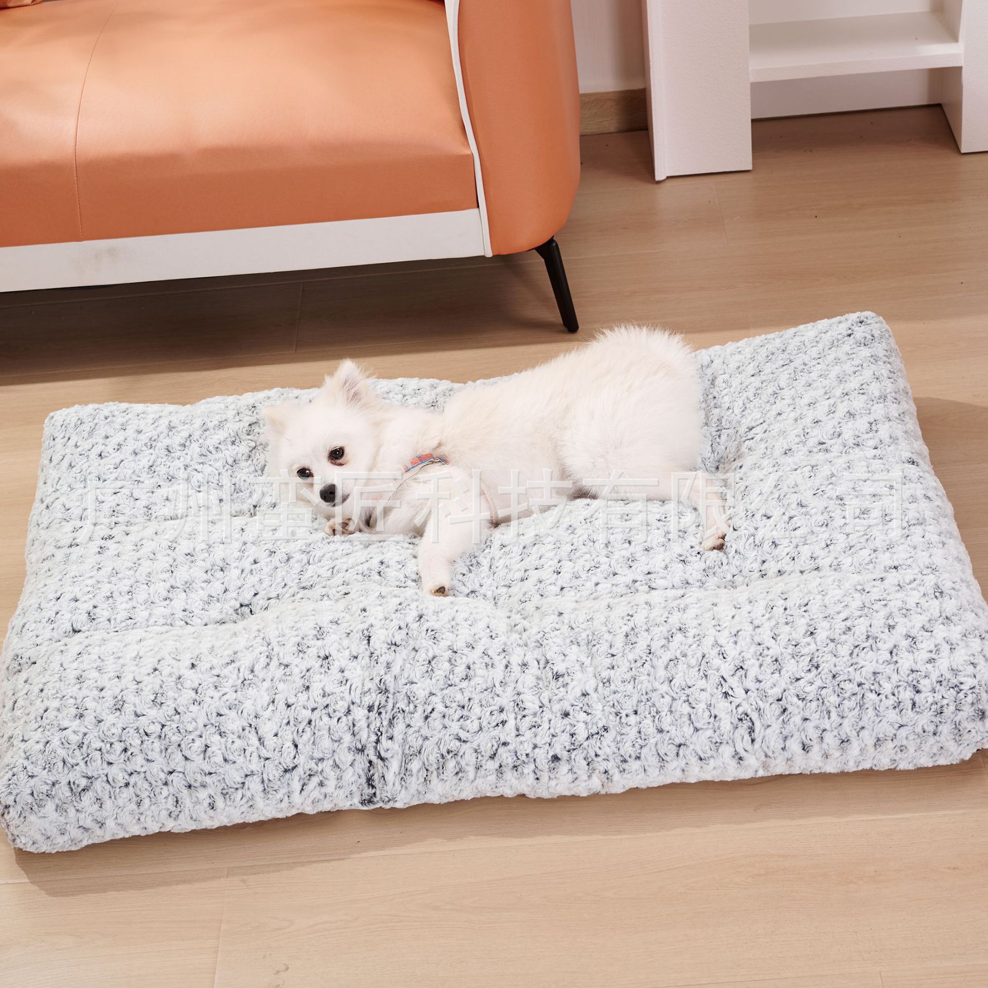 HKM-9127869 Pet Embossed Velvet Dog Bed in Light Gray - Available in Multiple Sizes for Dogs and Cats
