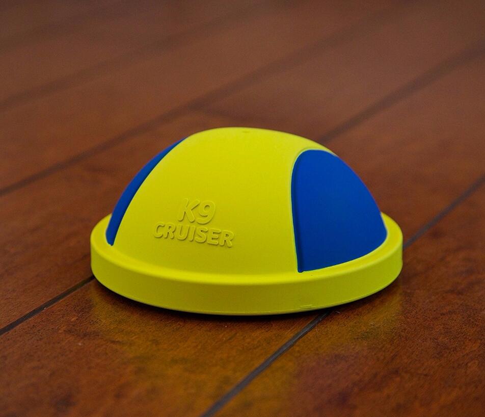 HKM-9148093 Indoor Rubber Ball Dog Toy with Squeaker and Sliding Base for Active Play