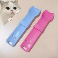 HKM-9206845 Cat Feeding Spoon in Blue and Pink - Durable Plastic Tableware for Your Pet