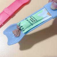 HKM-9206845 Cat Feeding Spoon in Blue and Pink - Durable Plastic Tableware for Your Pet