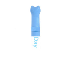 HKM-9206845 Cat Feeding Spoon in Blue and Pink - Durable Plastic Tableware for Your Pet