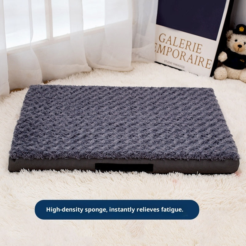 HKM-9218621 Embossed Velvet Dog Bed - Wear-Resistant Pet Mat for All Seasons in Dark Gray, Multiple Sizes Available