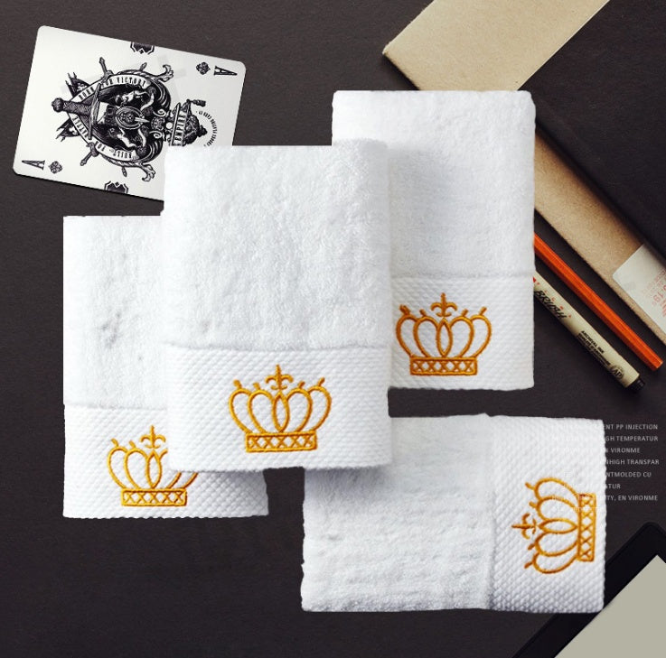 HKM-931539 Custom Embroidered Cotton Towel for Hotels and Spas - Luxurious Bath Towel