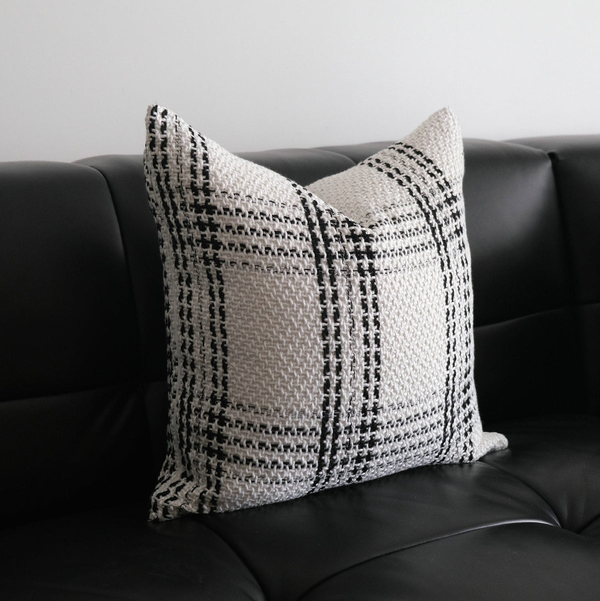 HKM-936531 Modern Simple Coarse Knitted Black and White Checkered Throw Pillowcase - 45x45cm, 30x50cm, 50x50cm Options