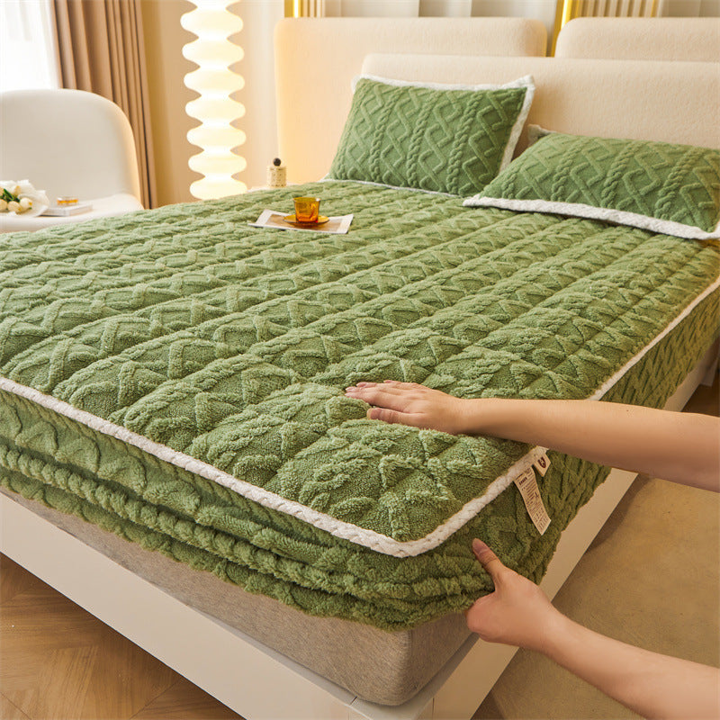 HKM-938707 Thermal Corn Velvet Quilt Fitted Sheet with Pillowcases - Available in Multiple Sizes