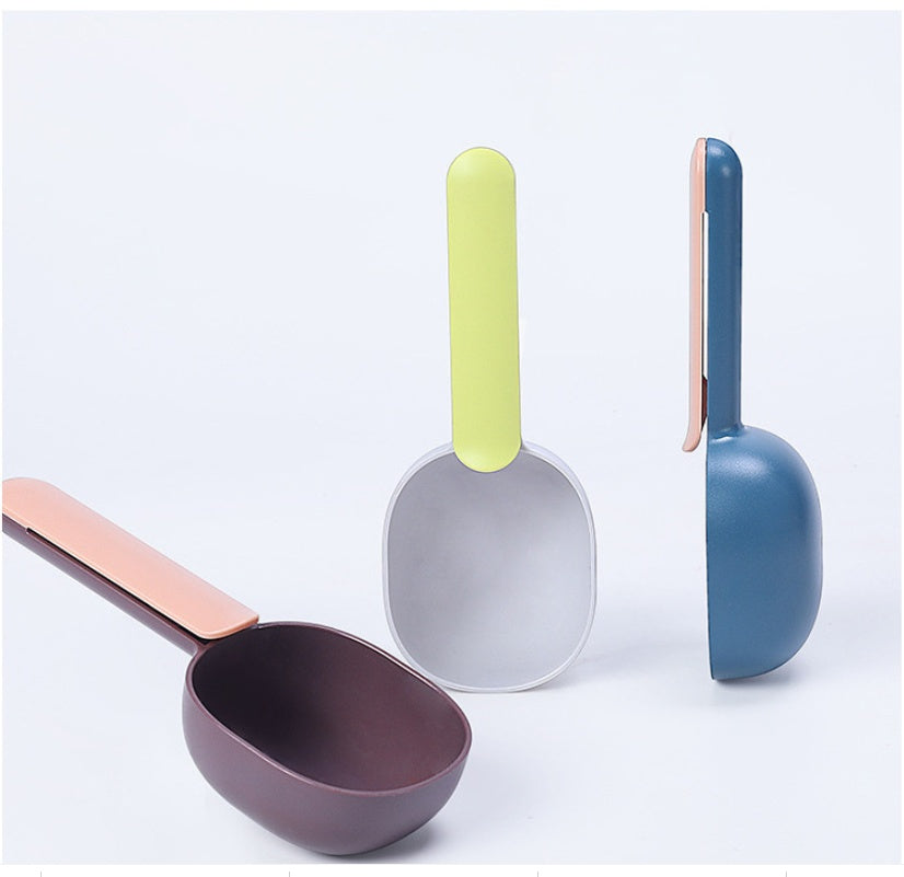 HKM-9401149 Pet Feeding Spoon for Dogs and Cats - Durable ABS Material, 20x8x4CM