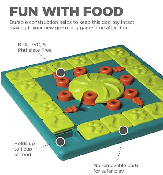 HKM-9471165 Interactive Plastic Dog Training Toy Feeder for Engaging Playtime