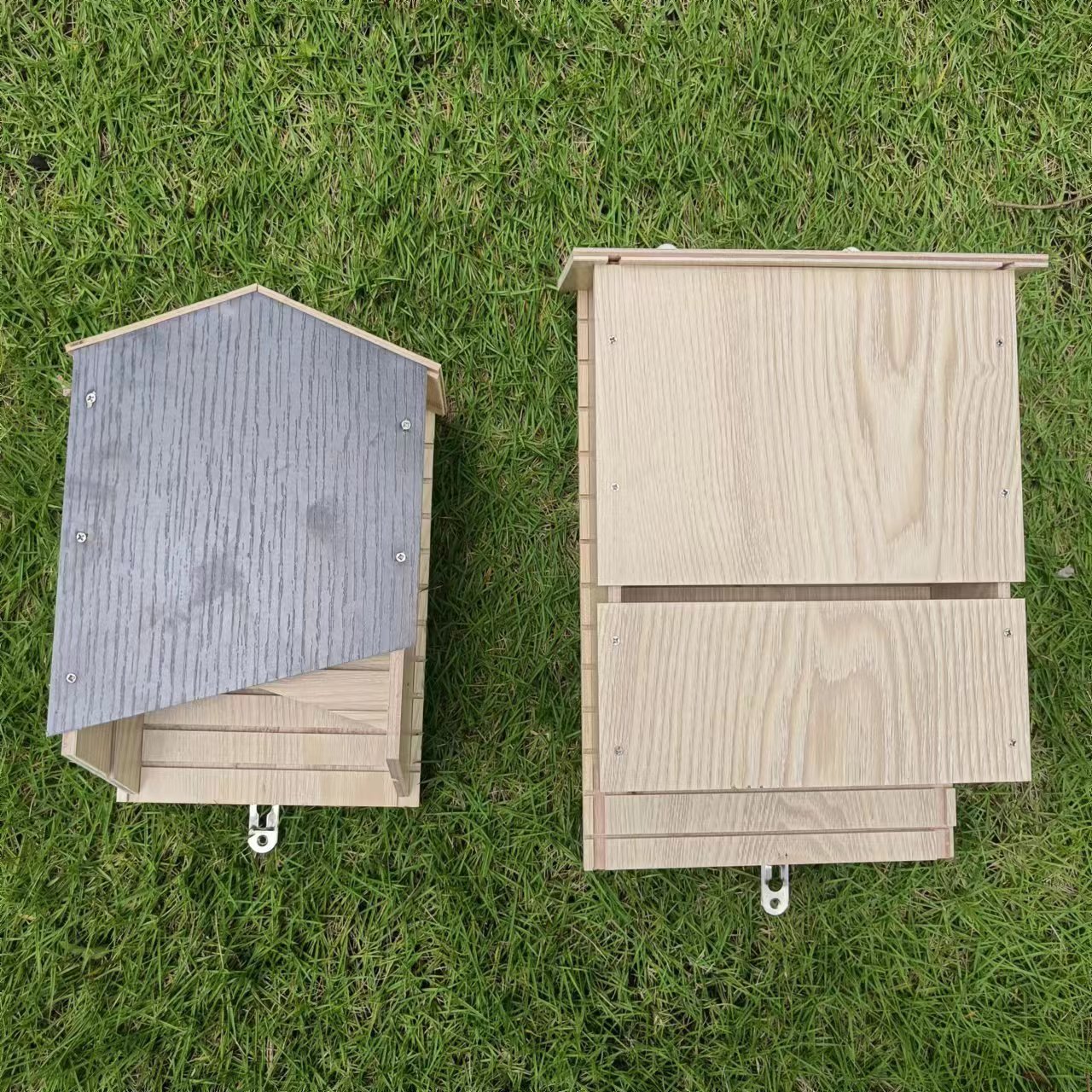 HKM-9539773 Wooden Bat House for Outdoor Garden Eaves – Natural Triple Wood Habitat 24x8.3x9.3 cm