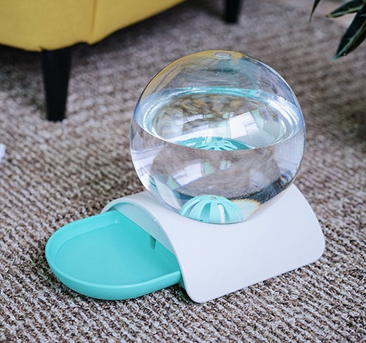HKM-9542333 Non-Wet Mouth Water Dispenser for Cats - 2.8L Capacity with Compact Design and Dust-Proof Bowl