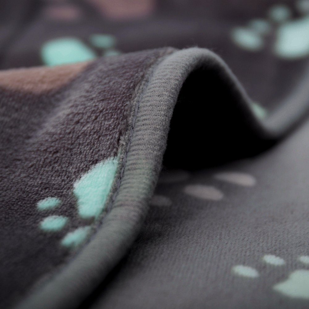 HKM-9570109 Thick Flannel Pet Blanket for Dogs and Cats, Multiple Sizes Available