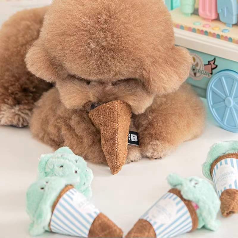 HKM-9636413 Durable Ice Cream Squeaky Toy for Dogs and Cats - Fleece Material, Engaging Playtime Fun