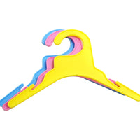 HKM-9714237 Pet Clothes Drying Rack - Lightweight Plastic Hanger for Cats and Dogs in Pink, Blue, and Yellow