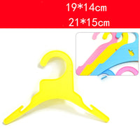 HKM-9714237 Pet Clothes Drying Rack - Lightweight Plastic Hanger for Cats and Dogs in Pink, Blue, and Yellow