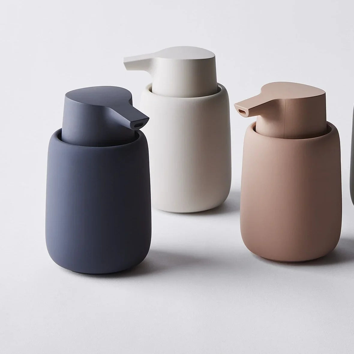 HKM-973203 Ceramic Pink Bathroom Accessories Set with Countertop Jars