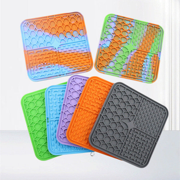 HKM-9787325 Suction Cup Silicone Slow Feeder Bowl with Pet Mat for Dogs and Cats