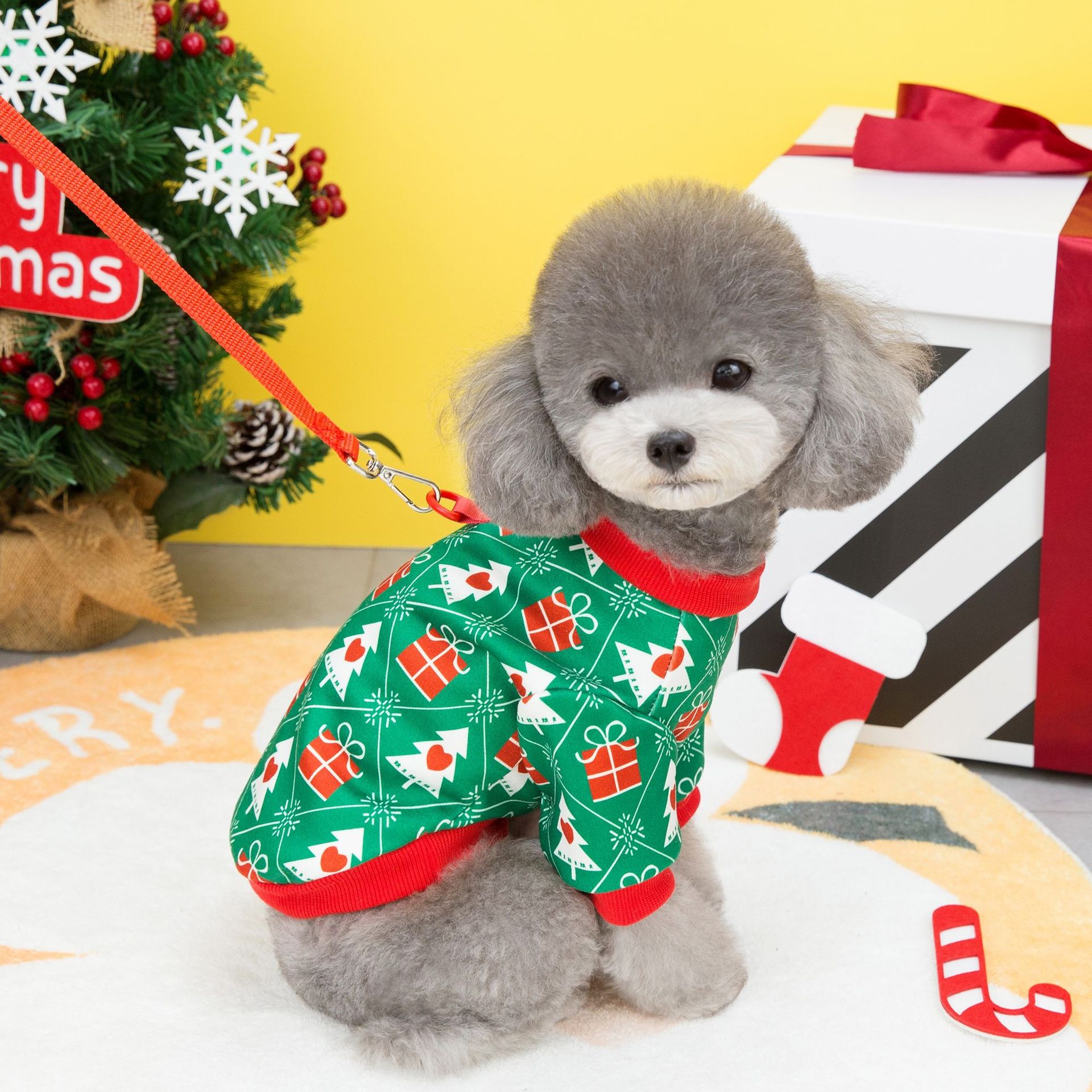 HKM-9798461 Cozy Christmas Tree Hoodie for Pets in Festive Green and Red