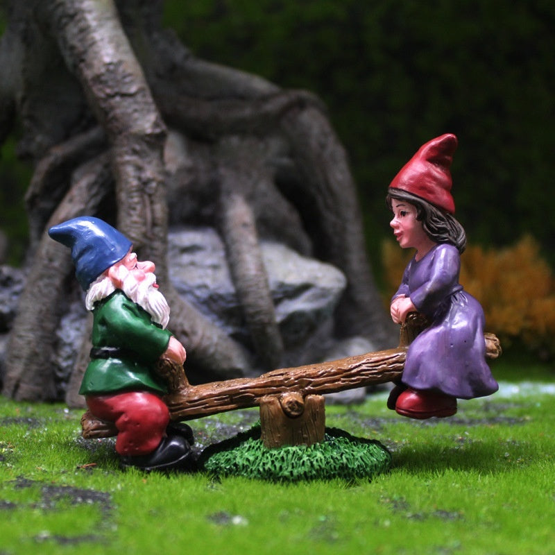 HKM-986259 Dwarf Seesaw Resin Ornament for Creative Garden Micro Landscape Decor