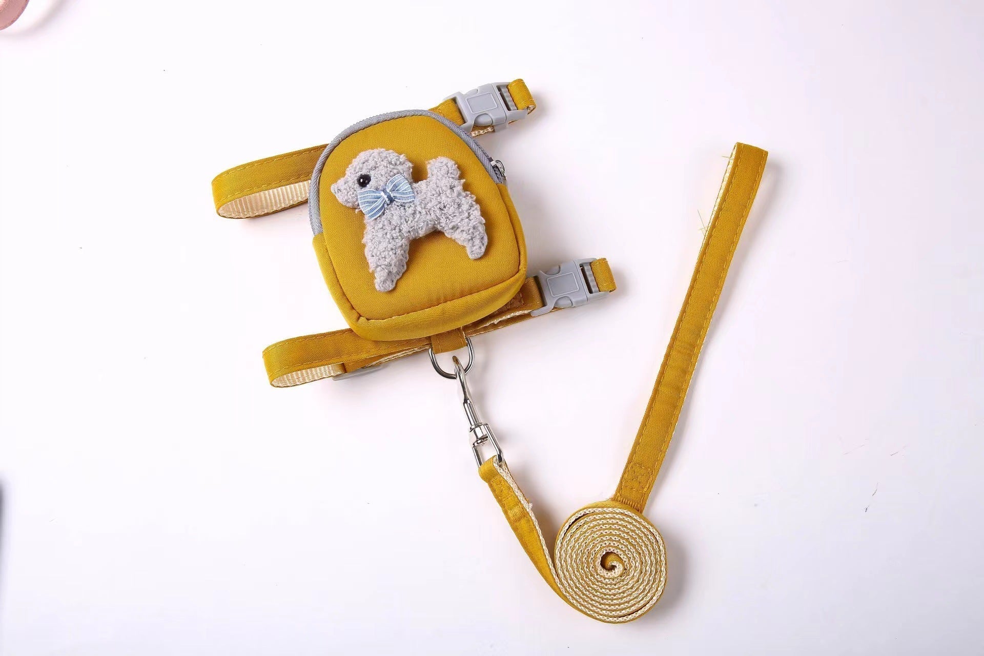 HKM-9983037 Adjustable Pet Lead and Chest Harness with Snack Pack for Dogs and Cats