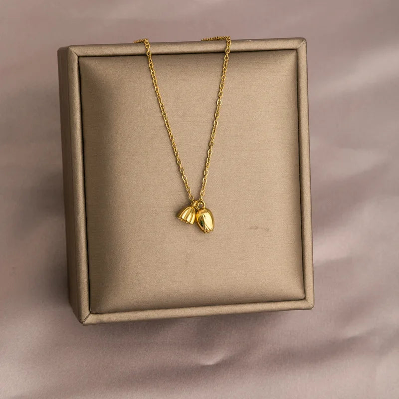 HKM-051219 Stainless Steel Jewelry Wholesale Women's Titanium Steel Necklaces Heart-shaped Sunflower Jewel Animal Pendant Necklaces