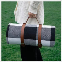 Oversized 2x2m Family Picnic Blanket: Waterproof Oxford Mat for Outdoor Adventures Portable, Washable, and Built to Last.