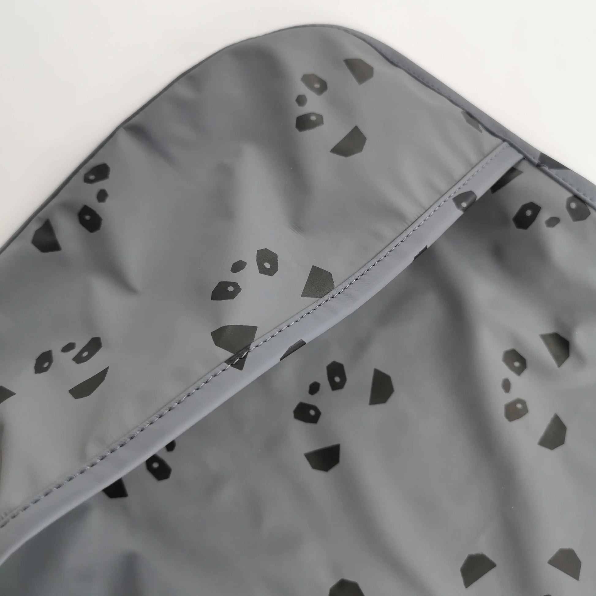 HKM-916691 2022 Hot Sell Customized Washable Waterproof Baby Bib for Feeding PU Big Pocket Polyester