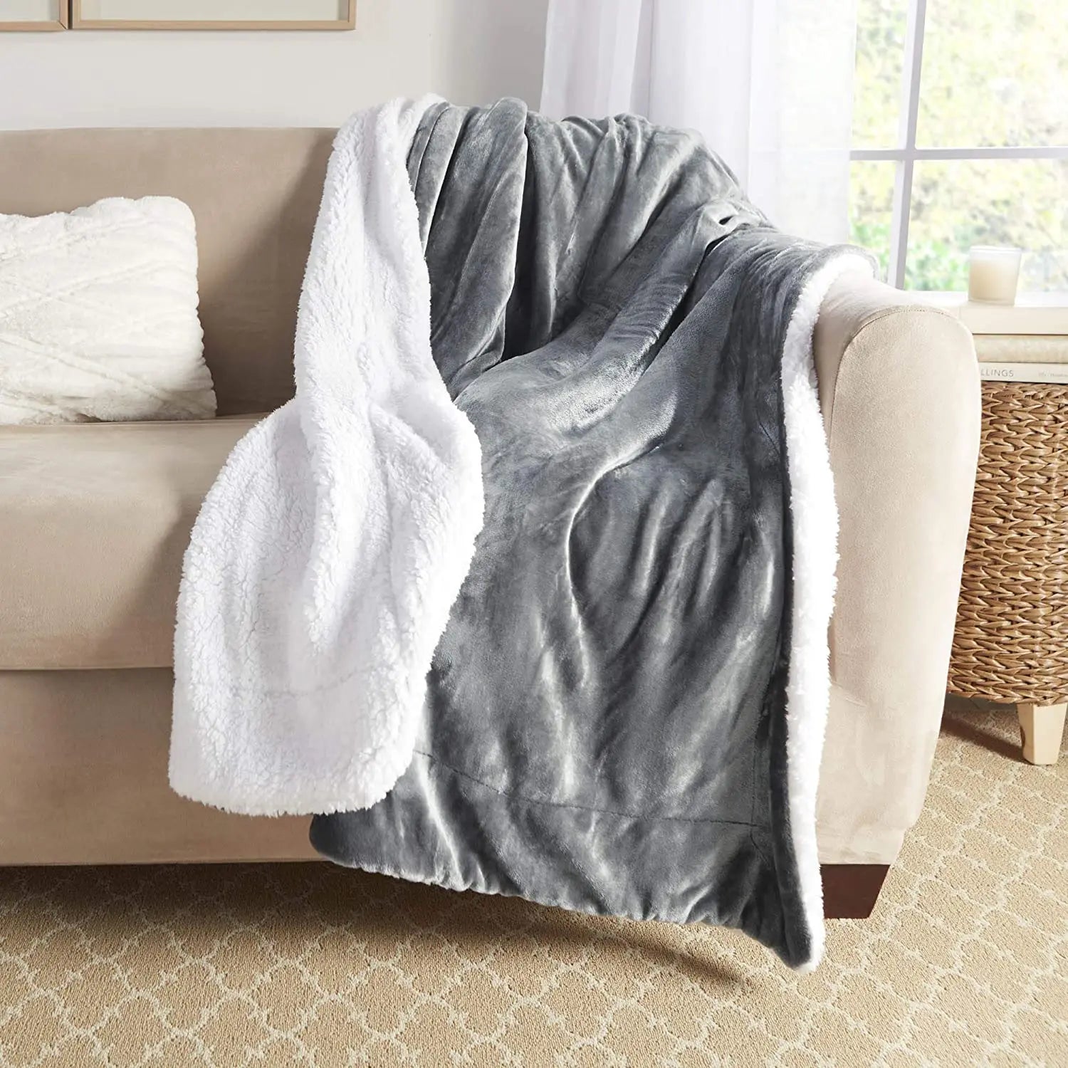 HKM-076051 Waterproof Oversize Sherpa Blanket for Pets - Machine Washable Cozy Furniture Protector