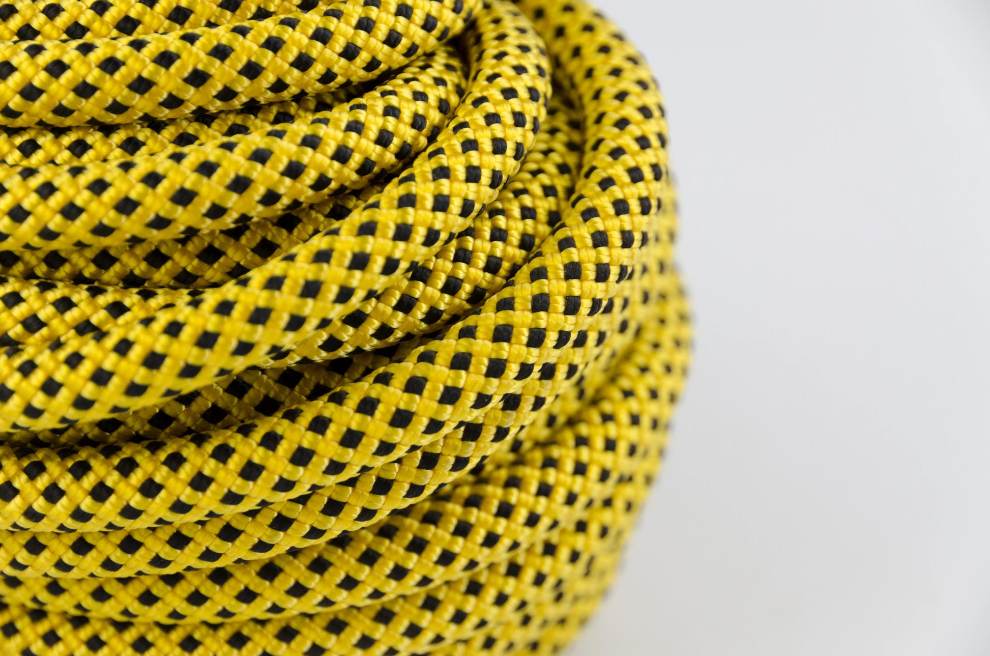 HKM-699155 8.7mm Nylon Dynamic Climbing Rope for Outdoor Sports and Safety Activities